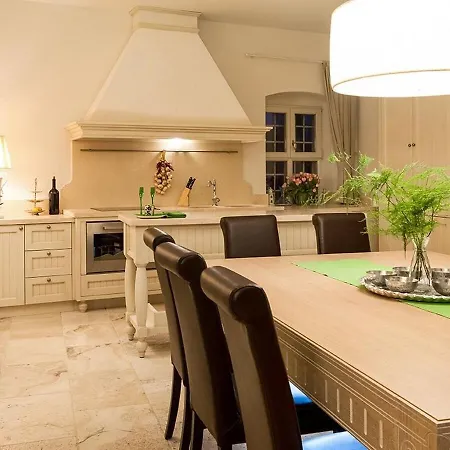 Spacious 5-bedroom House Prázdninový dům *