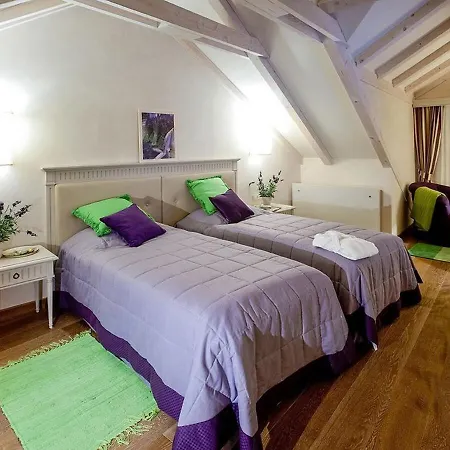 Spacious 5-bedroom House *