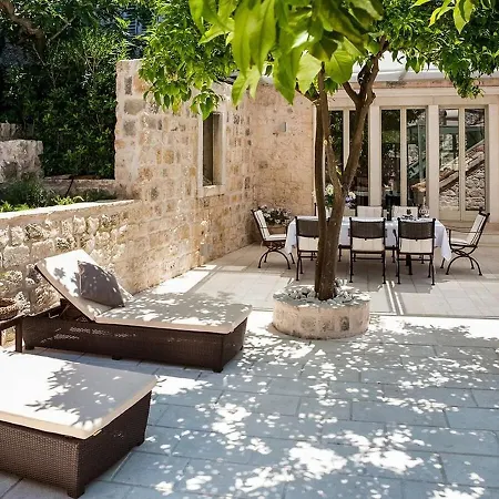 Holiday home Spacious 5-bedroom House